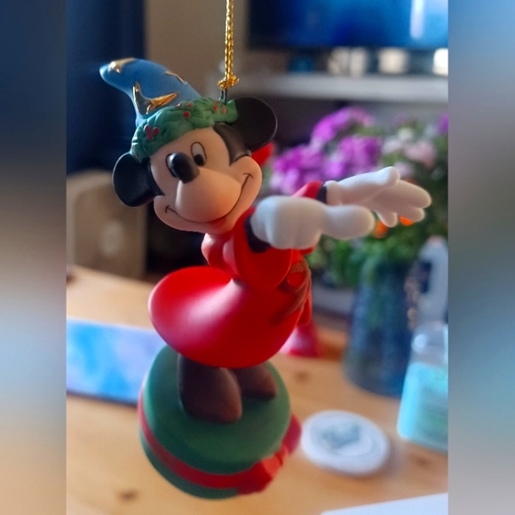 Disney's Fantasia Mickey collectable ornament - Picture 3 of 6